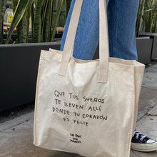 Cargar imagen en el visor de la galería, Tote Bag: Donde tu corazón es feliz
